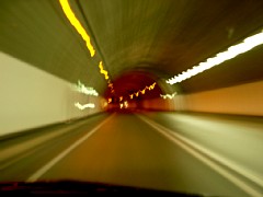 ���؃g���l��